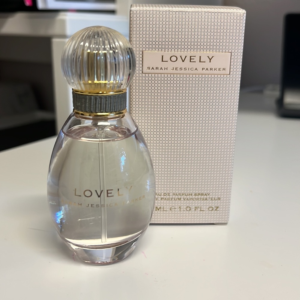 Lovely by Sarah Jessica Parker - brand new, in box.